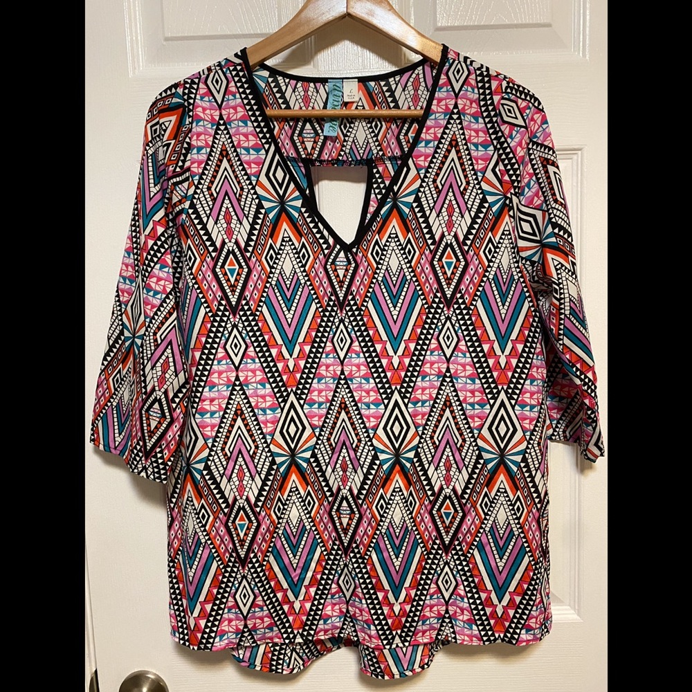 Shapes print cut out blouse